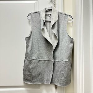 Cable & Gauge Grey soft woman’s vest